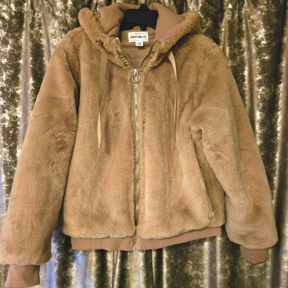 For The Republic SOFT Faux Fur Women's Winter Coat